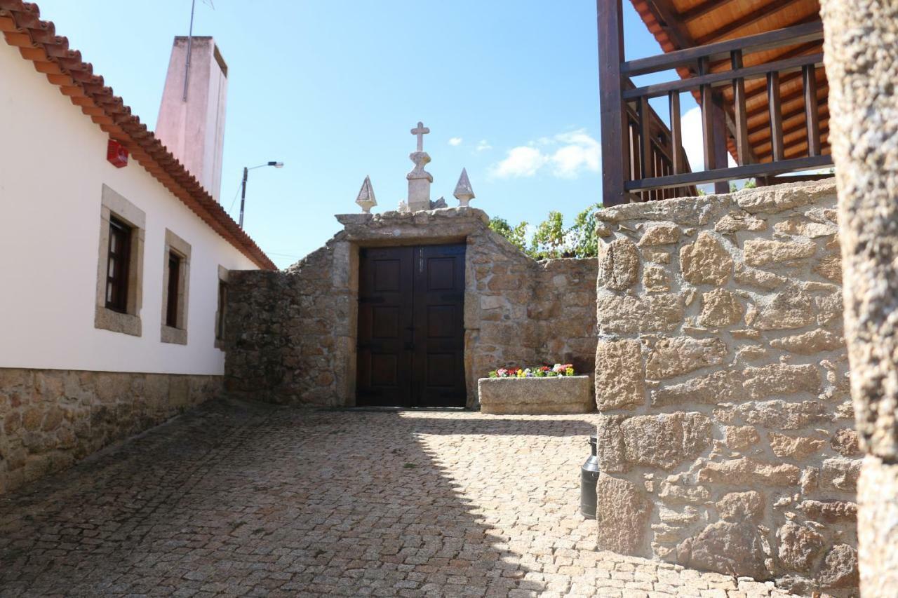 Hotel Casa Dona Urraca Vilarinho da Castanheira Exterior foto